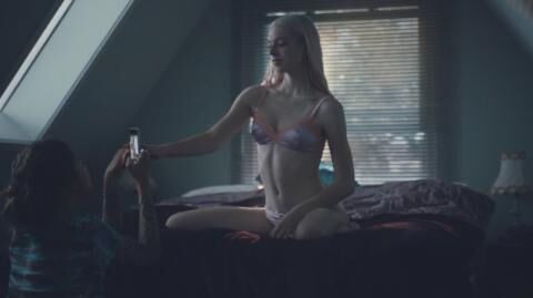 About to send a nude? Here are a few tips to help you perfect your technique