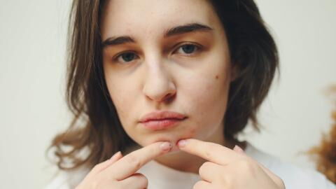 Popping a pimple on 'danger triangle' on your face could give you brain infection