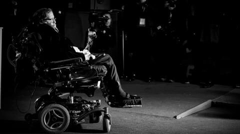 Stephen Hawking's alarming warning against looking for extraterrestrial life