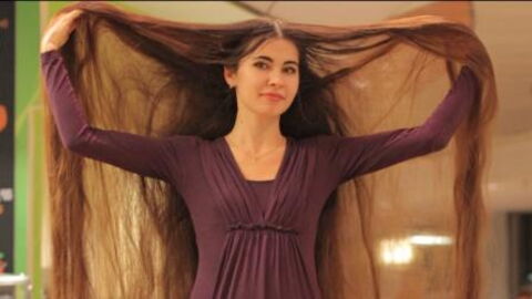 This real-life Rapunzel's hair is over 7 feet long