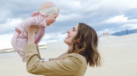 She sang ‘I love you’ to her baby but she never expected this reaction