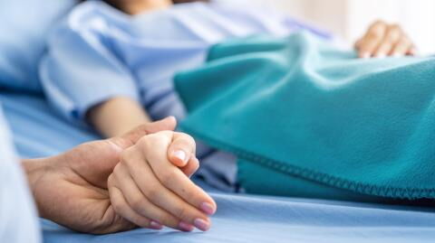 Antivax: 24-year-old healthy pregnant mother is killed by COVID-19