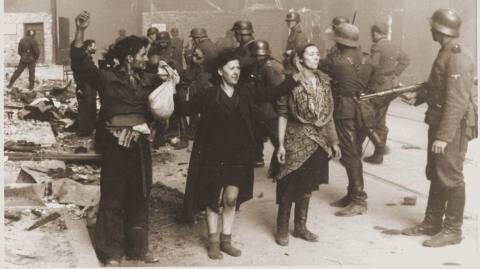 These vigilante teenage sisters were known for luring Nazi soldiers to their death