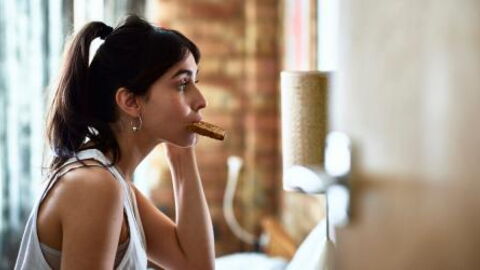 Dreams: The Meaning Behind Dreams About Waking Up Late