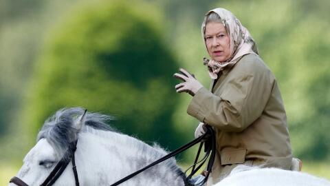 Queen Elizabeth II’s bronze statue sold for whopping £173,000 at a recent auction