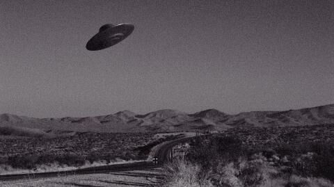 Clear and spectacular UFO photo resurfaces after 32 years