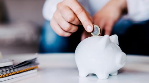 Thousands on Universal Credit can get £300 free cash, here's how to get yours