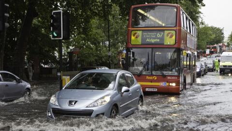 Extreme weather alert: Flash flooding and lightening strike warning hits the UK