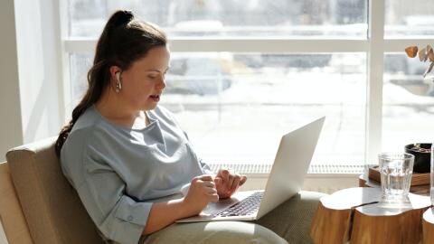 Universal Credit claimants could soon lose almost £400 in major change to benefits