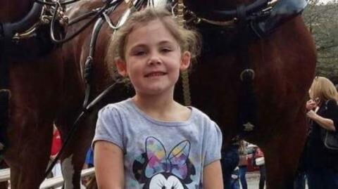 A Father Posted A Picture Of His Daughter But If You Look Closer You'll Discover Something Strange...