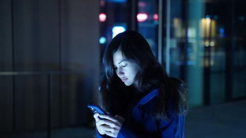 This woman saved her friend's life from an ocean away, here's what happened