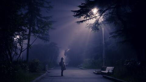 A supposed UFO was spotted emitting strange frog-shaped smoke (PHOTOS)