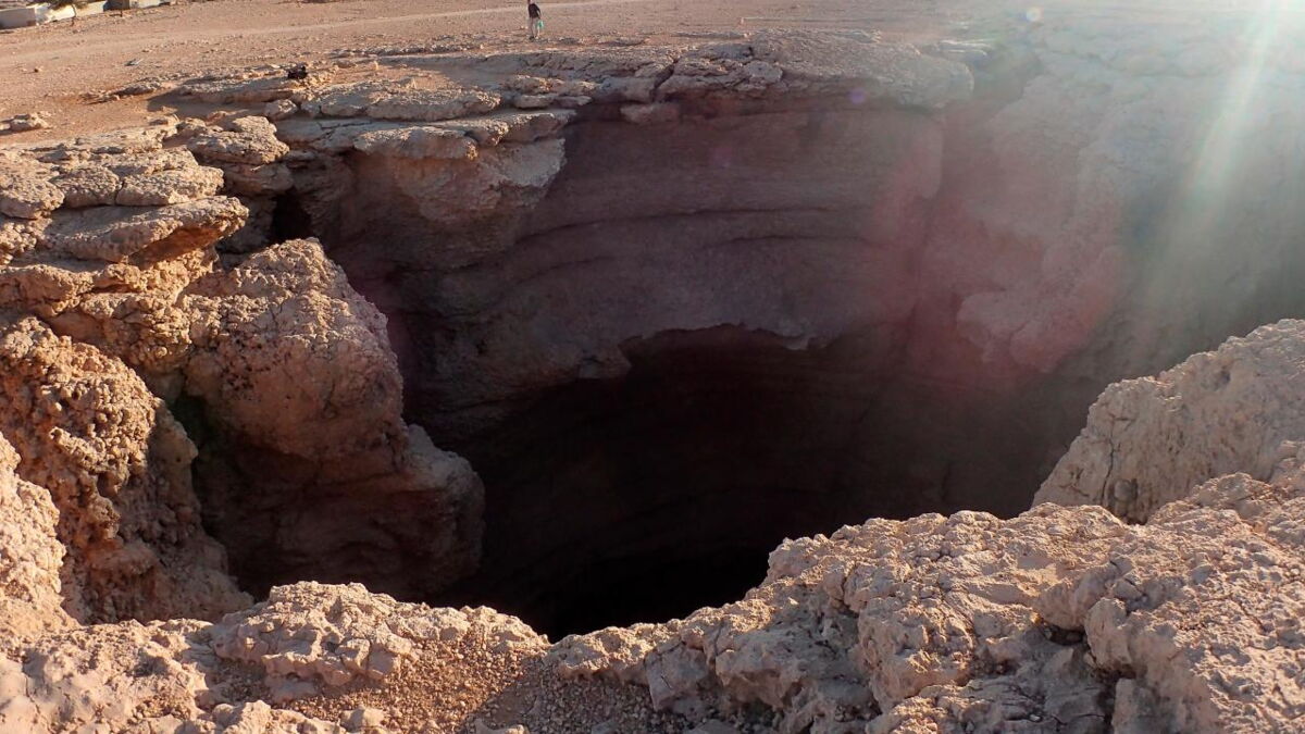 A huge 200metre deep hole suddenly appeared in Chile and worried the