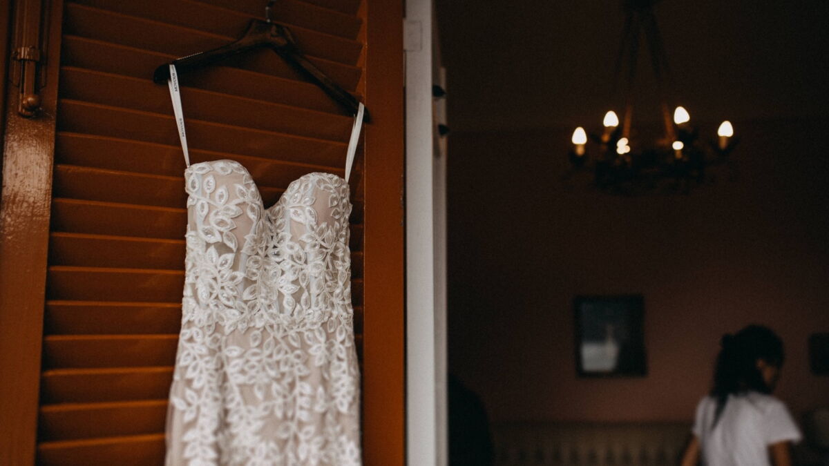 People shocked to find out that you shouldn't cut hanging loops off ...