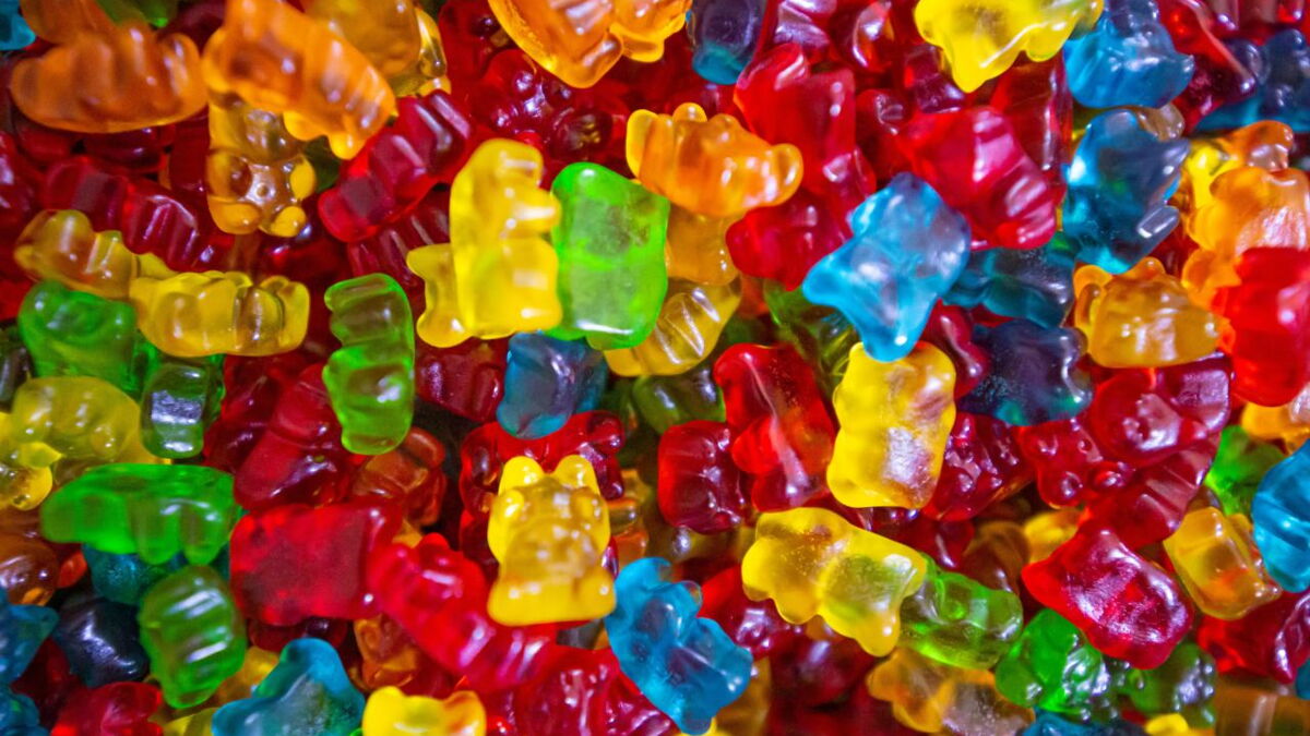 Sour candies burned huge hole in fouryearold girl's tongue
