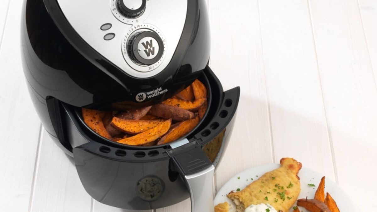 B&M Are Selling This Weight Watchers Hot Air Fryer For Less Than £40