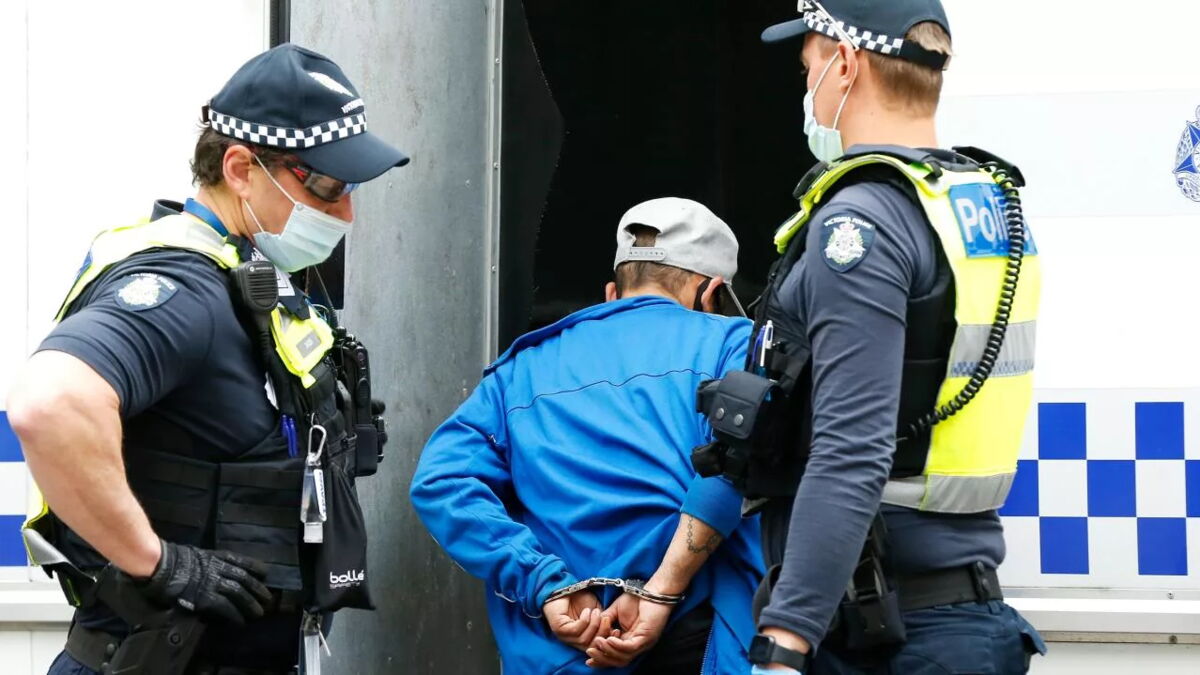 Fake police officer has been jailed for attempting to arrest a woman