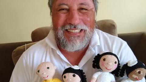 This Man Makes Adorable Two-Toned Dolls for Children Who Suffer From Vitiligo!
