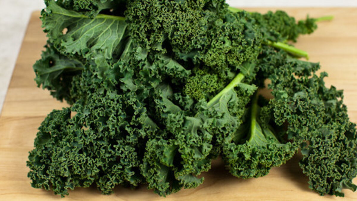 Kale : origine, bienfaits et recettes, tout sur ce légume tendance