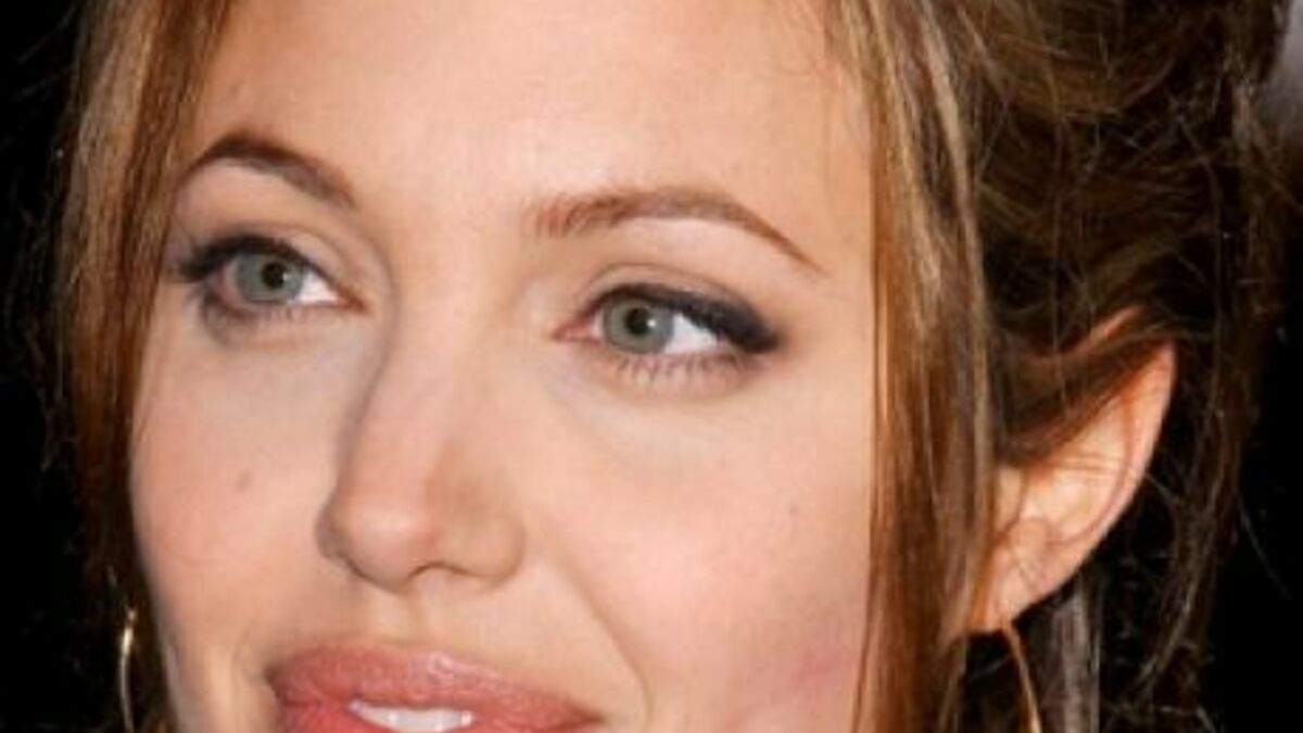 Angelina Jolie veut adopter un petit Indien