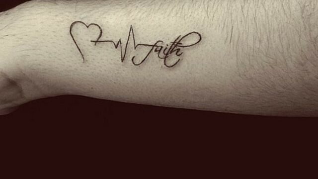 Inspiration Tatouages Ces Lignes Qui Representent Les Battements Du Coeur