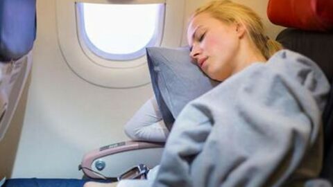 Avion : attention... vous risquez très gros en dormant pendant le décollage !