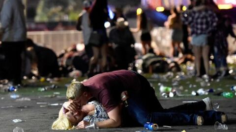 Las Vegas : l'homme qui a protégé une femme blessée avec son propre corps a été identifié