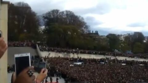 Cauet : Il rassemble 20 000 personnes pour un Flashmob sur la place du Trocadéro !