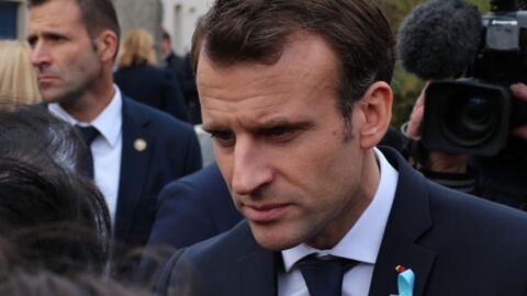 "Il a pris cher" : les proches d'Emmanuel Macron s'inquiètent