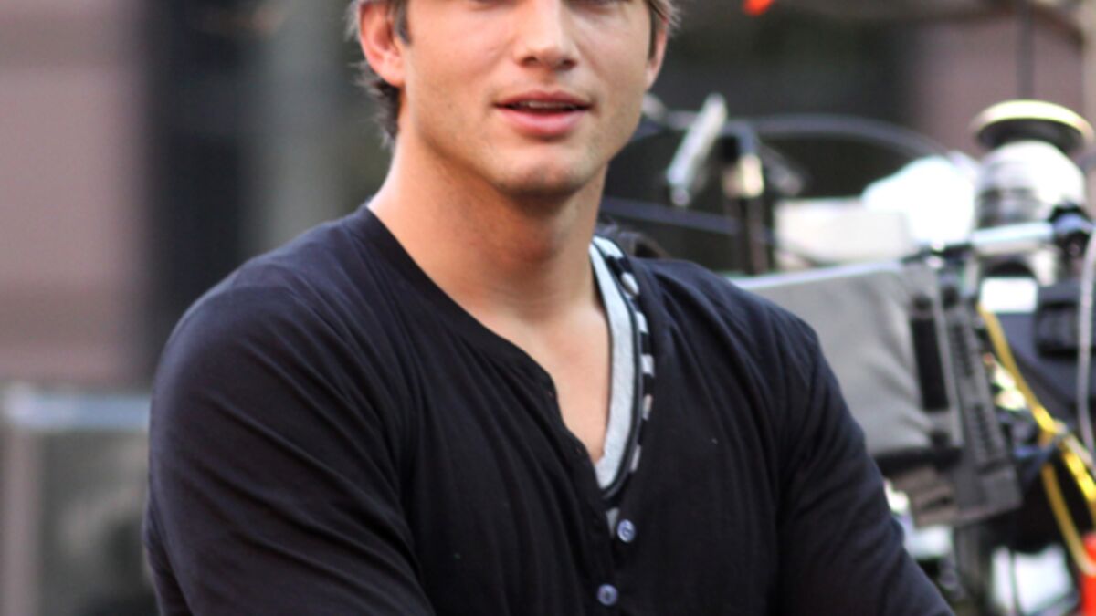 Mon Oncle Charlie Ashton Kutcher signe pour une 10e saison