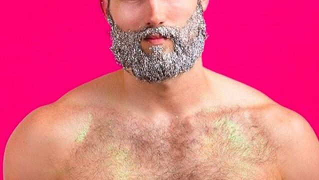 Glitter Beard : quand les hommes couvrent leur barbe de paillettes