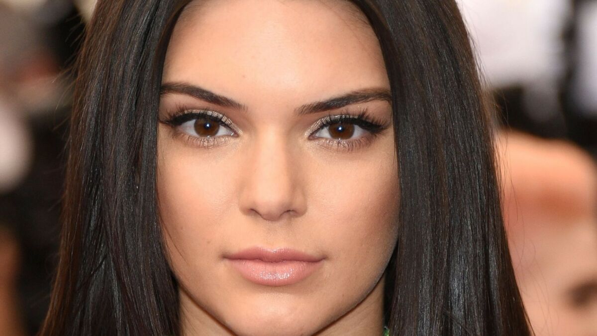 Kendall Jenner Elle Se Confie Sur Ses Soucis Dacné à Ladolescence