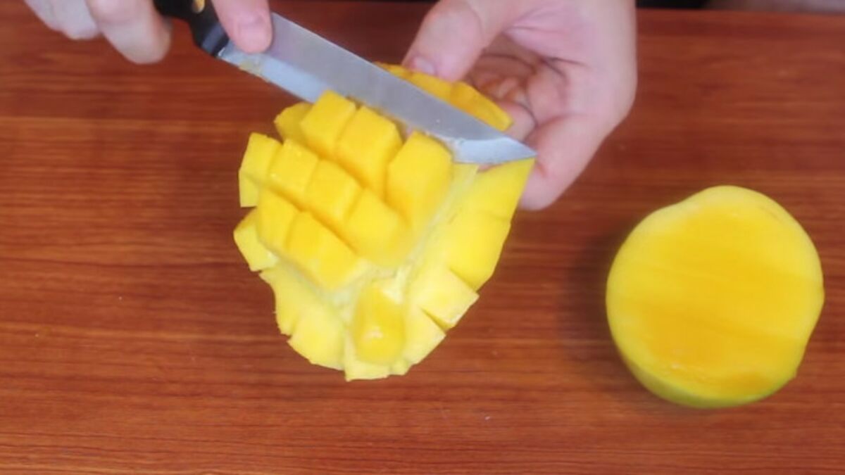 Comment éplucher facilement une mangue ?