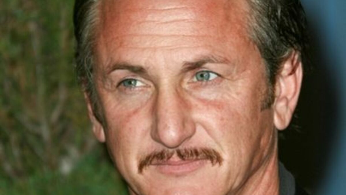 Sean Penn Il emmène son assistante aux urgences