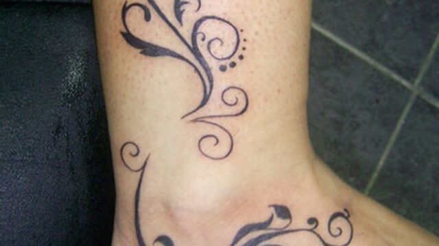 Tatouage Arabesque Modeles Stylises Pour S Inspirer