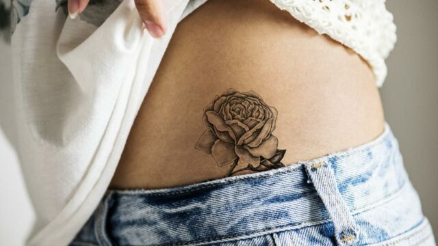 Voici les meilleures idées de tatouages sur les hanches !