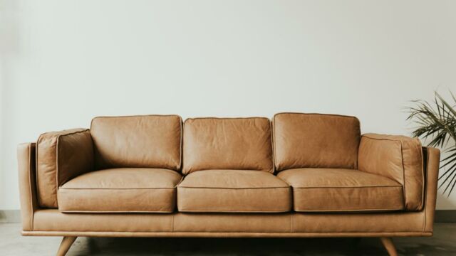 Comment nettoyer un canapé en cuir - conseils et photos!