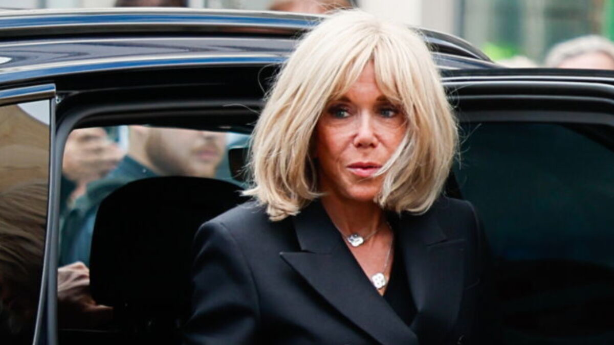 Brigitte Macron joue les DJ à Disneyland en faveur des Pièces Jaunes