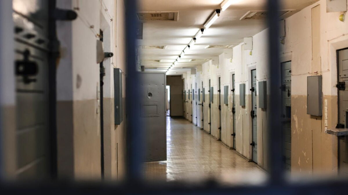 Agression à la prison de Salon-de-Provence : un élève surveillant blessé à la gorge, la question de la sécurité relancée