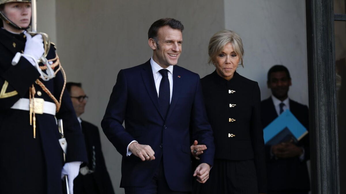 Brigitte et Emmanuel Macron : les trois appels quotidiens qui cimentent leur couple présidentiel