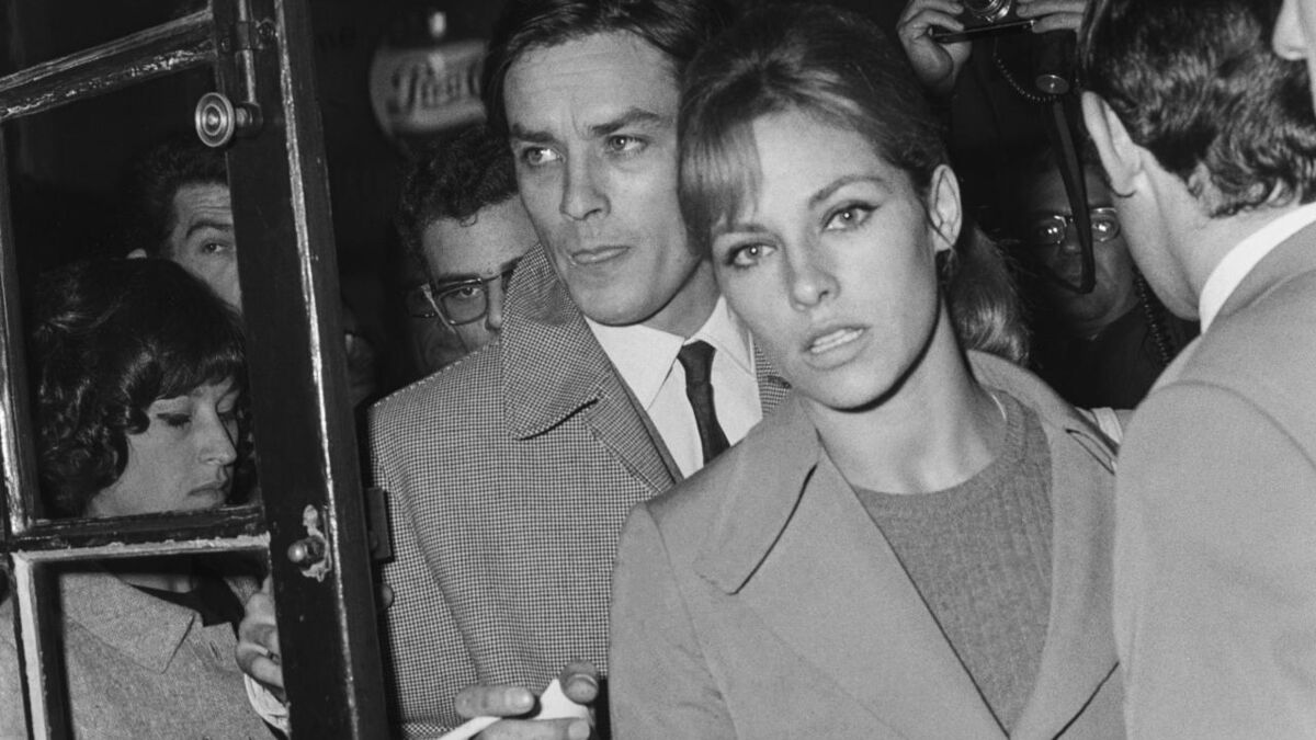 Le mariage secret d’Alain Delon et Nathalie Delon : retour sur une union mythique !