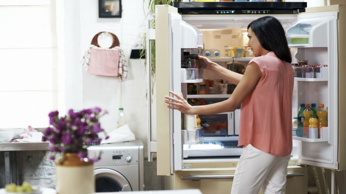 10 solutions pour éliminer les mauvaises odeurs du frigo
