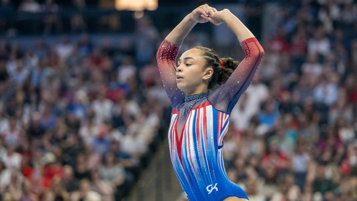 la gymnaste américaine Hezly Rivera dévoile sa routine makeup la gymnaste américaine Hezly Rivera dévoile sa routine makeup