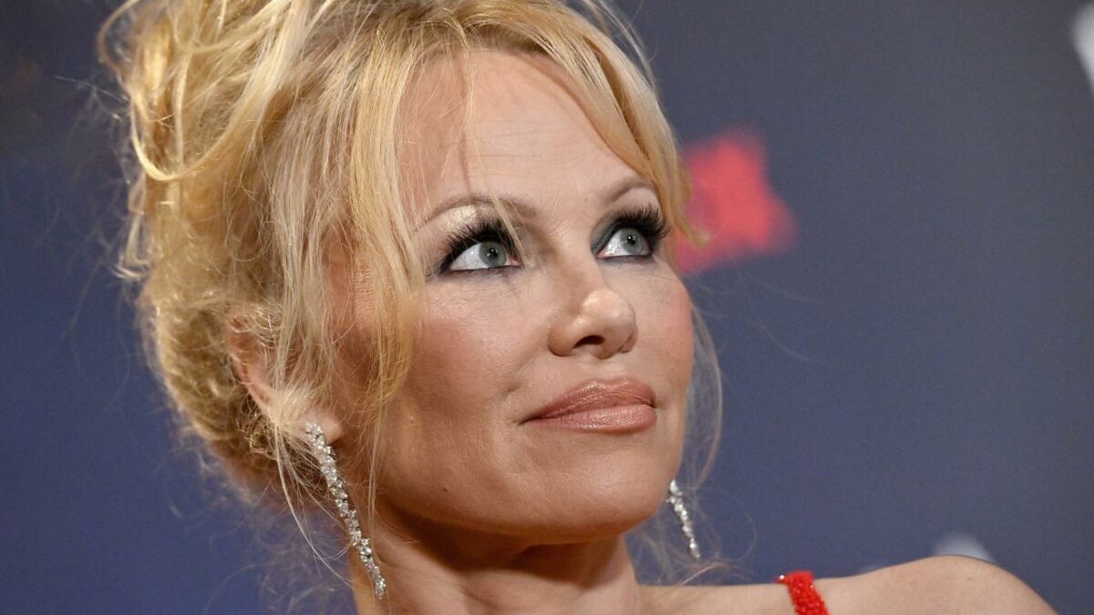 Pamela Anderson Son Secret Anti âge Ultime Coûte Moins De 13