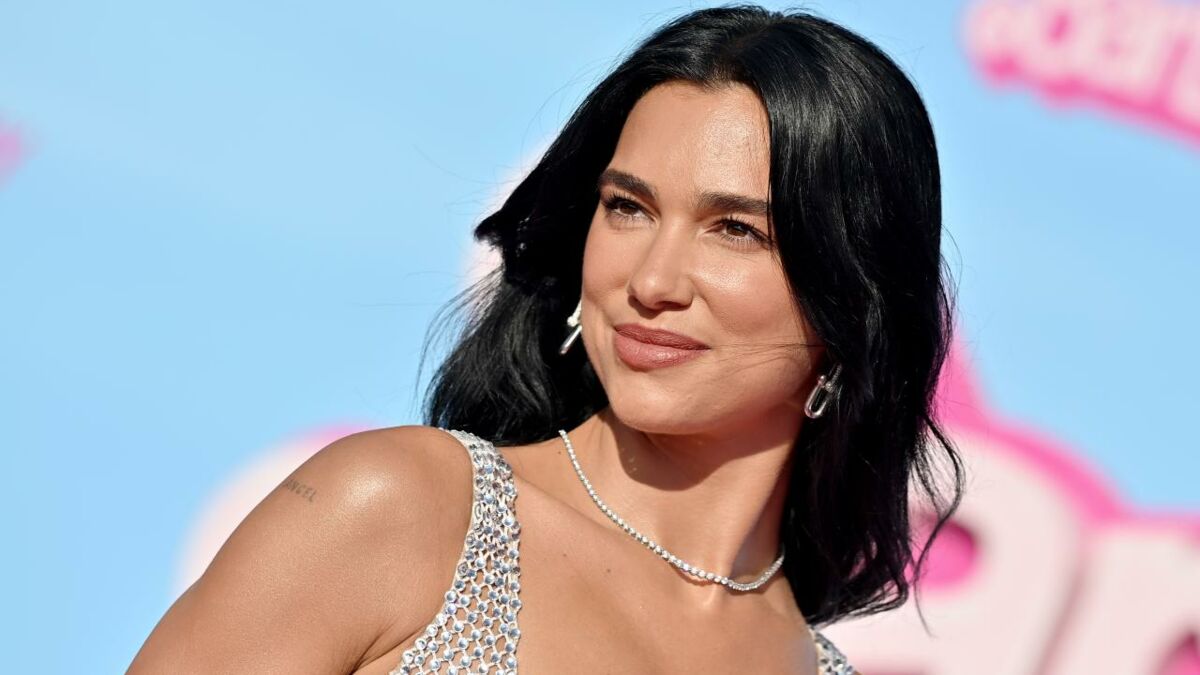 Dua Lipa : cette crème pour le corps raffermissante inspirée du Brésil que  Blake Lively adore est son indispensable beauté