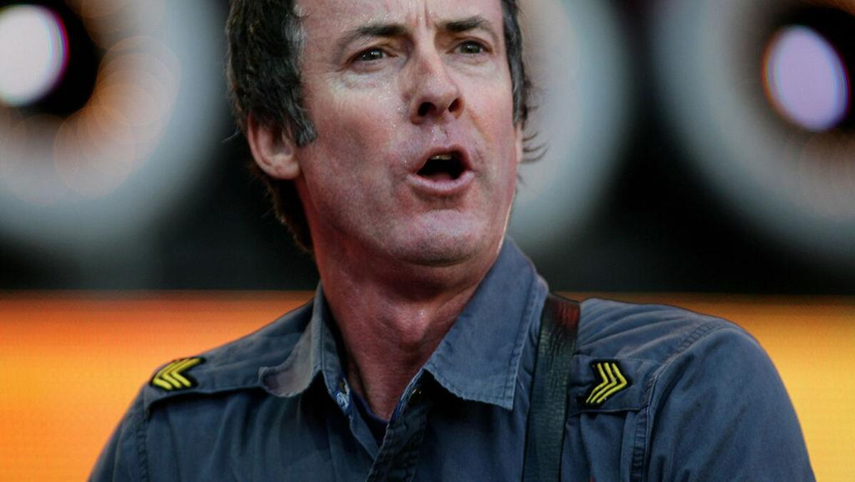 Rob Hirst, batteur de Midnight Oil, s’éteint à 70 ans : une légende du rock engagé tire sa révérence