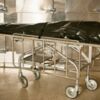 Une nonagénaire déclarée morte finalement retrouvée vivante dans son sac mortuaire