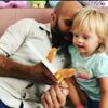 Un homme seul adopte une petite fille porteuse de la trisomie 21 rejetée par 20 familles