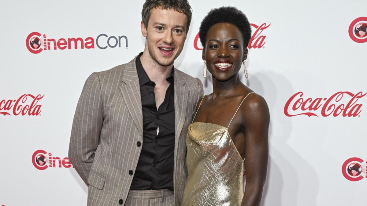 jour 1″, sont-ils en couple ? jour 1″, sont-ils en couple ?