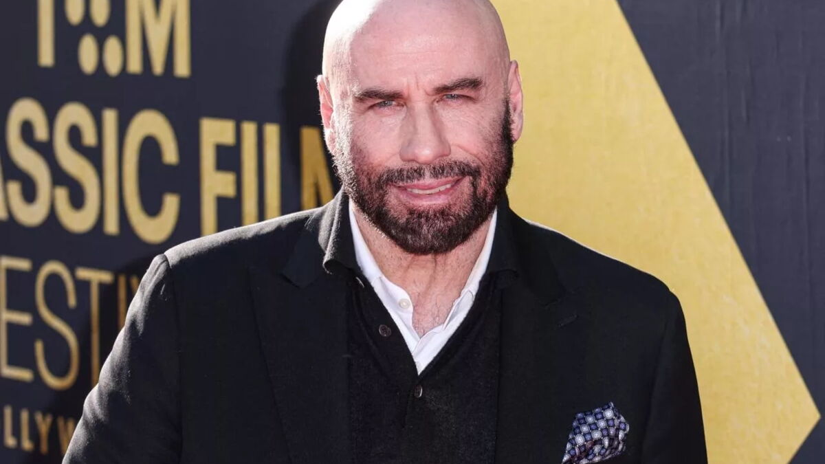 John Travolta : à 72 ans, l'acteur réalise son premier film et le